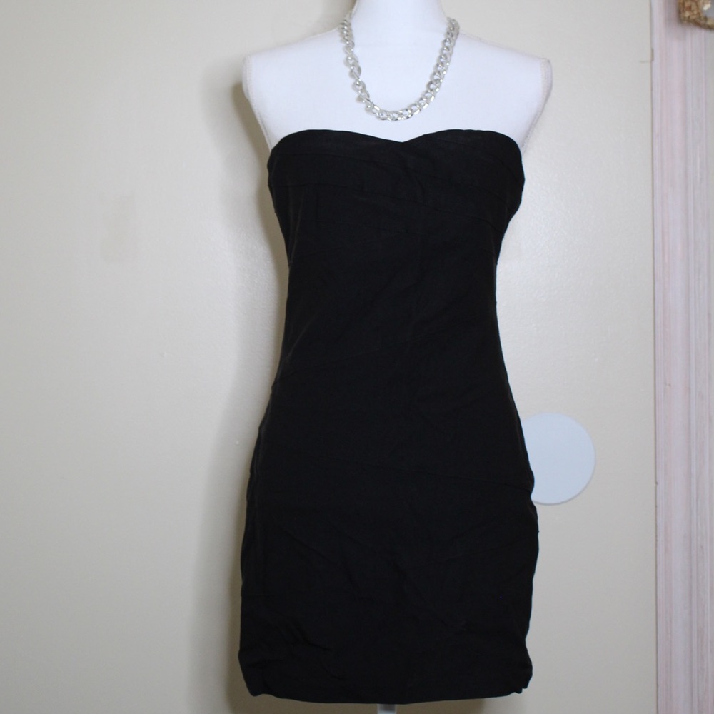 Forever 21 Black Sleeveless Cocktail Dress - Picture 2 of 8